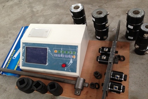 ��˨������ϵ���z�y�x��˨����ϵ���yԇ�x���a�S��Ҏ���|��